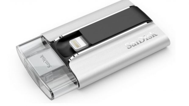 SanDisk iXpand Flash Drive closeup