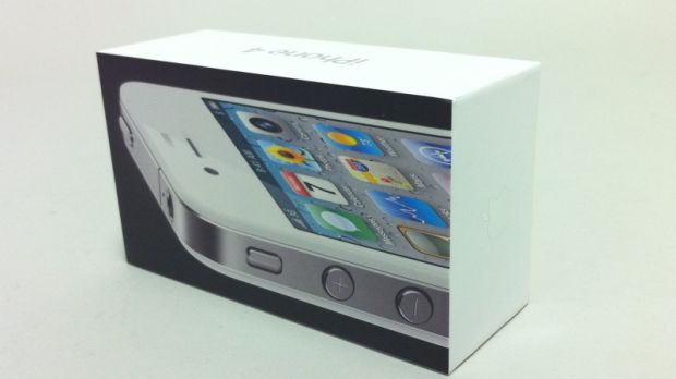 White iPhone 4 retail box