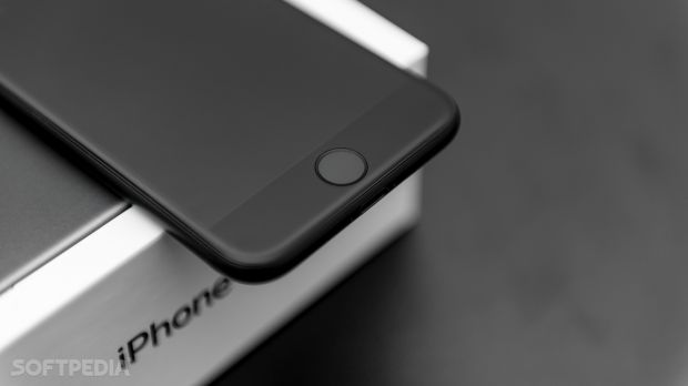 This is the new touch-sensitive Home button on the iPhone 7