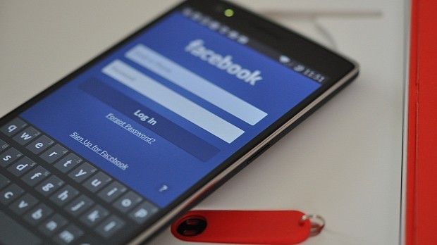 Facebook will alert users when state hackers are trying to hijack accounts