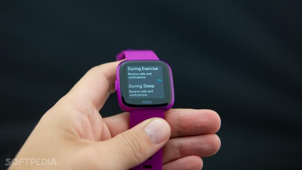 fitbit versa lite edition review