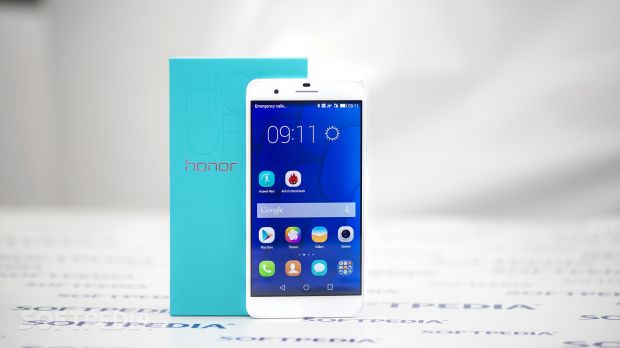 Huawei Honor 6 Plus frontal view