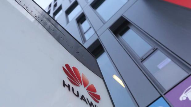 Huawei is facing increasing pressure from both the United States and its allies due to what they describe as cyberespionage for the Chinese government, and although no strong evidence has been produced so far, the company is already looking into backup plans should things get ugly.