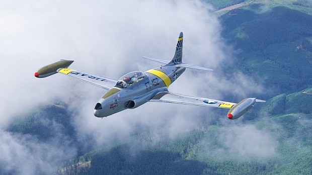 Linus Torvalds flying on a T-33 airplane