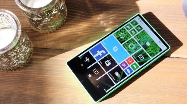 Unreleased prototype of Lumia 435