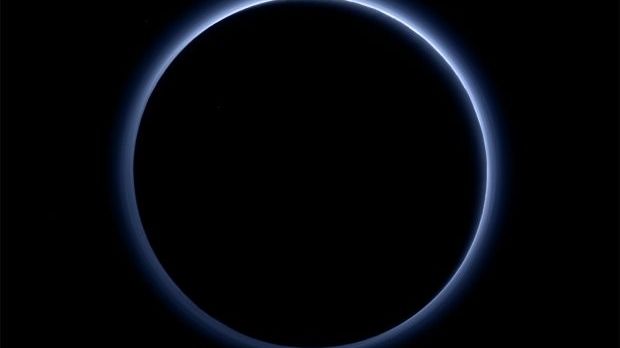 New Horizons view of Pluto's blue skies