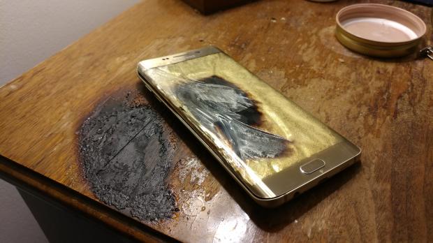 Samsung Galaxy S6 edge+ caught fire