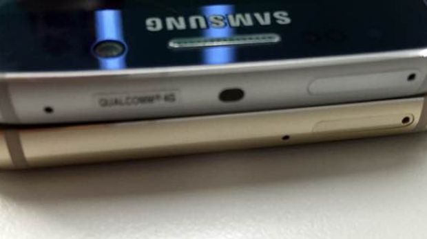 Samsung Galaxy S6 edge on top of Galaxy S6 edge+, top view
