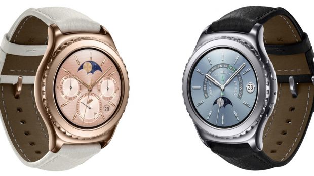 The gold and the platinum versions of the Gear S2