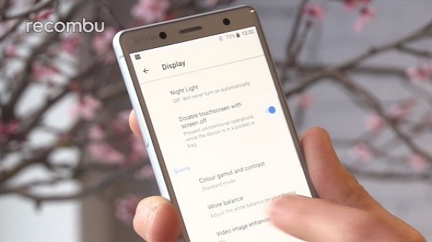 Sony Xperia XZ2 with Night Light feature