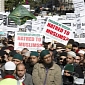 10,000 Muslims Protest in Front of Google’s London Headquarters