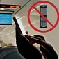 100 Students Kicked Off Flight for Refusing to Put Phones Away