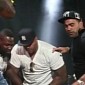 50 Cent Accused of Stealing a Gold Chain During a Live Performance – Video