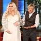 A Very Pregnant Jessica Simpson Does Ellen DeGeneres – Video