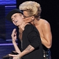 AMAs 2012: Justin Bieber Doesn’t Appreciate Jenny McCarthy’s Kisses
