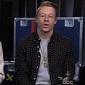 AMAs 2013: Macklemore Pays Tribute to Trayvon Martin in Acceptance Speech – Video