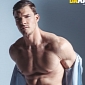 Alan Ritchson of “Catching Fire” Does Da Man, Shows Off Impressive Physique