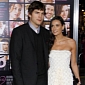 Ashton Kutcher Is Begging Demi Moore Not to File for Divorce