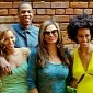 Beyonce, Jay Z and Solange Pose for Family Portrait – Photo