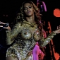 Beyonce Sets Tongues Wagging with “Topless” Outfit in Concert – Photo