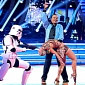 Billy Dee Williams Kicks Off DWTS Season 18 with “Star Wars”-Themed Cha Cha – Video