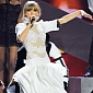 Brit Awards 2013: Taylor Swift Disrobes in Mid-Performance – Video