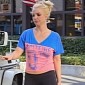 Britney Spears Posts Underwear Photo Sans Photoshop, Shows Off Her Toned Figure