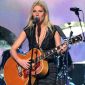 CMA Awards 2010: Gwyneth Paltrow Performs, Gets Standing Ovation