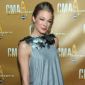 CMA Awards 2010: LeAnn Rimes Loses It on the Red Carpet