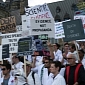 Canadian Scientists Protest Against Budgets Cuts to Environmental Research [VIDEO]