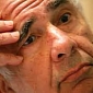 Carl Icahn Throws In the Towel, Stops Pressuring Apple to Buy Back Its Stock