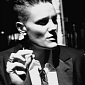 Casey Legler Says It’s Easier to Model as a Man than as a Woman – Video
