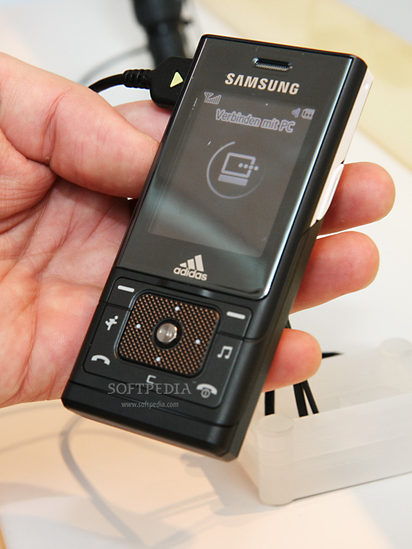 Apéndice precisamente lotería CeBIT 2008: Hands-On with Samsung Adidas, the Mobile Phone for Athletes