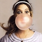 Chewing Gum Makes You Look Cooler – Video