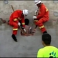Chinese Woman Gets Trapped Between Two Walls, Stays There for 7 Hours