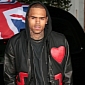 Chris Brown Explodes on Valet over $10 (€7.69) Parking Fee – Video