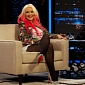 Christina Aguilera Makes Chelsea Handler Drop Her Pants – Video