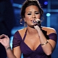 Demi Lovato Performs 'Solamente Tu' at Latin Grammys 2011