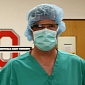 Doctors Live Stream Operation with Google Glass
