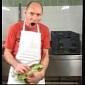 Easily Frightened Restaurant Worker Is Hilarious to Watch
