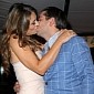 Elizabeth Hurley Auctions Off One of Her Kisses for Charity, Gets $85,000 (€64,989)
