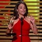 Emmys 2014: Julia Louis-Dreyfus and Bryan Cranston’s Ferocious Kiss Wins Everything – Video