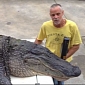 Florida Hunters Catch 13-Foot (4-Meter) Gator on Lake George