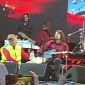 Foo Fighters’ Dave Grohl Breaks Leg in Concert, Performs Anyway - Video