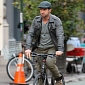 Gerard Butler Goes Green, Rides His Bike Up and Down New York