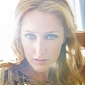 Gillian Anderson in Out: I've Experimented with Women