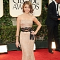 Golden Globes 2012: Sarah Hyland Has Wardrobe Malfunction