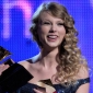 Grammys 2010: Taylor Swift Wins 4 Awards, Performs