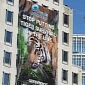 Greenpeace Activists Rappel Down P&G's Headquarters in Cincinnati, US