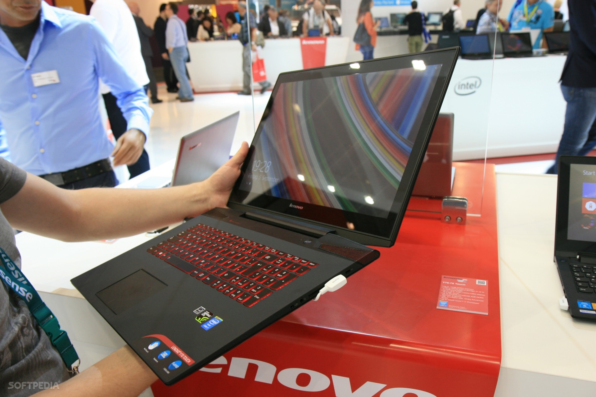 HandsOn Lenovo IdeaPad Y70 Gaming Laptop with Touch Screen